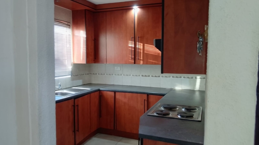 To Let 2 Bedroom Property for Rent in Tlhabane West North West